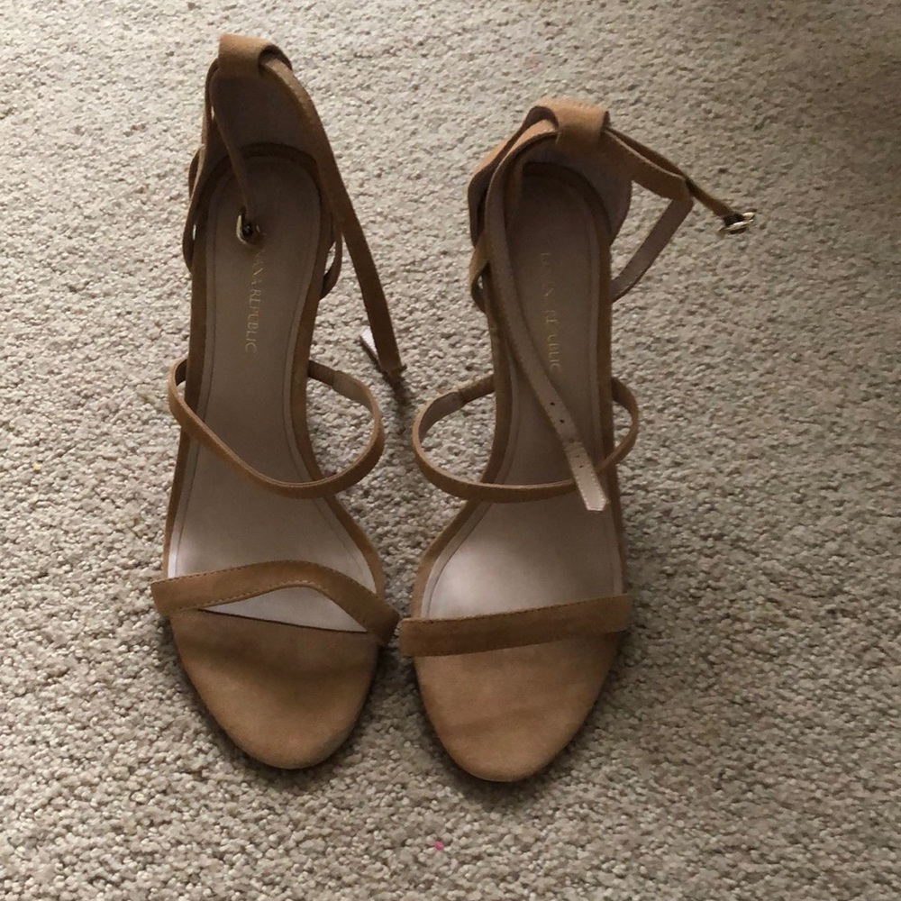 Banana Republic tan suede heeled sandal size 8